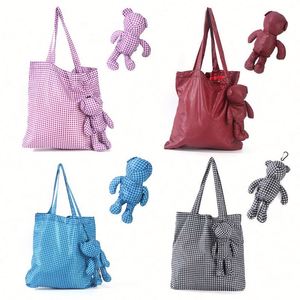 Sac fourre-tout pliable en tissu imperméable à carreaux avec motif ours, idéal pour le shopping et le rangement - Vente en gros - Product Image 6