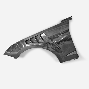 Guardabarros Delantero Ventilado de Fibra de Carbono de Lujo Tipo S555 para Modelos 2018-2022 con Fácil Instalación (Facelift) - Product Image 1