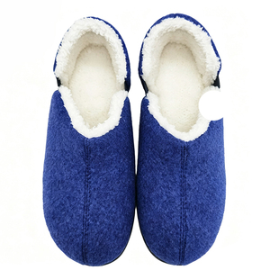 <span class=keywords><strong>Chaussons</strong></span> d'hiver chauds à plateforme pour femmes et <span class=keywords><strong>chaussons</strong></span> en <span class=keywords><strong>feutre</strong></span> de laine antidérapants pour hommes - Product Image 4