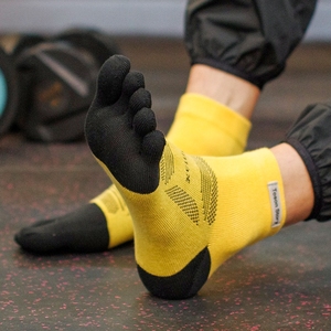 2025 automne haute qualité coton Spandex séchage rapide Sport bonneterie noir blanc rouge cheville longueur course hommes personnalisé cinq orteils chaussettes - Product Image 2