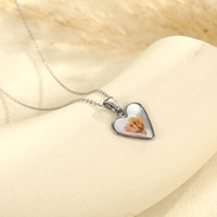 Collier pendentif en acier inoxydable fait main avec fleur de Chloris et coquillage en forme de cœur, bijou pour femme avec breloque florale pressée, idéal pour un cadeau