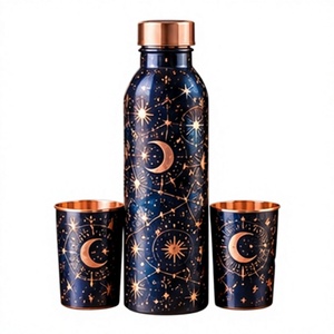 ขวดน้ำทองแดงลายพระจันทร์และดวงดาวทำมือ พร้อมฝาทองแดงและแก้ว 2 ใบ - Product Image 1