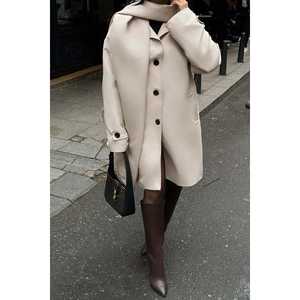 Abrigo de Gabardina Color Crema para Mujer, Cierre de Botones Cruzado, Estilo Casual Vintage, Relleno de Algodón, Detalle de Estampado Otoñal, Cinturón - Product Image 4