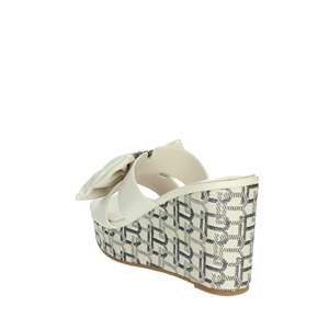 Sandales compensées Laura Biagiotti pour femme, crème, à plateforme et ornées de fleurs - Product Image 2