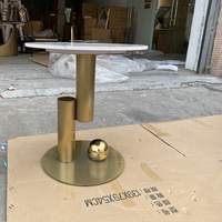 Table d'appoint de luxe minimaliste, Center doré Glam, Base en boule métallique, fer, salon moderne, Table basse en marbre