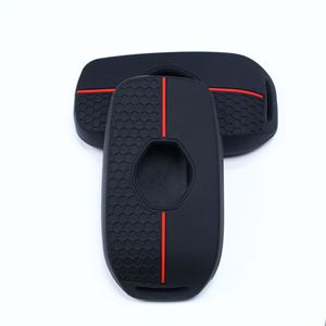เคสซิลิโคนลายรังผึ้งสีดำสีแดงสำหรับตกแต่งกุญแจรถ2ปุ่ม2008-2021 - Product Image 4