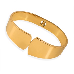 Joyería Minimalista de Lujo, Elegante Brazalete Geométrico de Acero Inoxidable Chapado en Oro - Product Image 1
