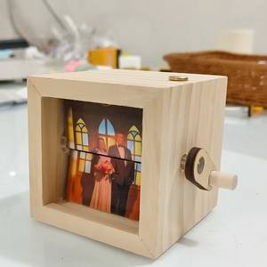 새로운 선물 사용자 정의, 빛나는 나무 기계식 핸드 크랭크 애니메이션 페이지 터닝 북 앨범, 수제 사진 기계 - Product Image 4