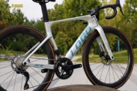 Ensemble de cadre de vélo de route en fibre de carbone CAMP, certifié UCI, technologie professionnelle, option de logo personnalisé, peinture monochrome incluse