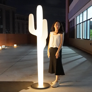 Lámpara LED de jardín <span class=keywords><strong>para</strong></span> exteriores con diseño creativo de cactus IP65, lámpara de pie de latón <span class=keywords><strong>para</strong></span> Villa, terraza, césped, iluminación de paisaje creativa - Product Image 2
