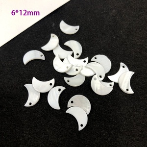 Venta al por Mayor de Conchas Naturales - Dijes Geométricos en Forma de Gota de Agua, Corazón, Luna y Estrella para Hacer Pulseras, Pendientes y Collares - Product Image 2
