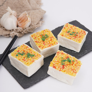 Modèle réaliste de tofu à l'ail, jouet alimentaire créatif et réaliste, décoration pour stand de snacks, accessoire de photographie culinaire. - Product Image 1