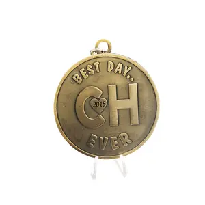 Grosir display gantungan medali-Penjualan Laris Dibuat Sesuai Pesanan Souvenir Medali Harga Grosir Lencana Kustom Medali Kuningan Lencana Medali