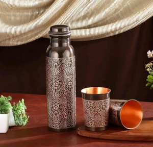 Bouteille d'eau écologique en cuivre pur avec motif de géométrie sacrée gravé, logo personnalisé pour les voyages et les activités de plein air - Product Image 6
