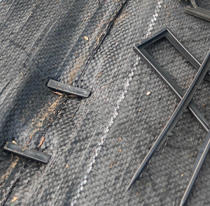 Piquets de jardin en plastique robustes en forme de U de 15 cm, attaches paysagères pour toile de paillage, <span class=keywords><strong>filet</strong></span> anti-insectes et clous de fixation au sol - Product Image 6