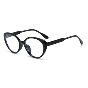 Montures de lunettes œil-de-chat pour femmes, monture complète rouge unie, légères, design tendance avec verres transparents - Product Image 2