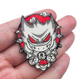 Spilla in metallo anime giapponese a forma di elfo luminoso a forma di zainetto decorazione distintivo pin glow in the dark hard smaltato spilla - Product Image 2
