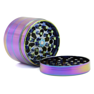 Grinder Magnetico per Erbe e Tabacco con Logo Personalizzato, 50mm, 4 Strati, in Lega di Zinco |   Macina Spezie Multicolore con Denti a Diamante Sfumati Arcobaleno - Product Image 1