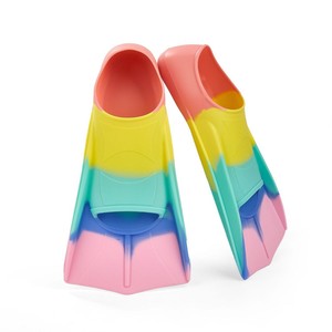 Palmes de natation en silicone courtes, antidérapantes, pour enfants et adultes, palmes de plongée freestyle, couleurs personnalisées - Product Image 1