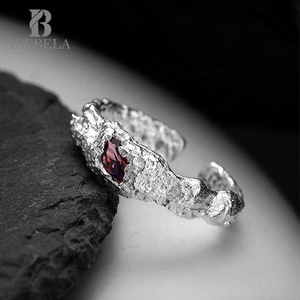 Bán Buôn Đồ Trang Sức Của <span class=keywords><strong>Ruby</strong></span> Nhẫn 925 Sterling Bạc Tùy Chỉnh Có Thể Điều Chỉnh Bị hư hỏng Kết Cấu Vòng Chất Lượng Cao Hợp Thời Trang Cho Cô Gái Phụ Nữ - Product Image 1