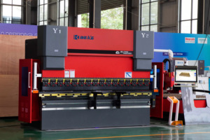 200T otomatik CNC Servo pres fren bükme makinesi 3200mm/4100mm uzun ömürlü hizmet verimli senkronize sac bükme - Product Image 6