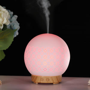 Humidificador de aromaterapia creativo de 0,5-1L con alimentación USB y luz nocturna para el hogar y el dormitorio - Product Image 3
