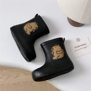 Bottes de pluie courtes imperméables Capibara - Antidérapantes et chaudes pour les étudiants à porter les jours d'école - Product Image 4