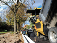 Nouvelle finitionneuse d'asphalte AP555F de 13 tonnes, 106 kW, largeur de 4,6 m, pour travaux routiers, à vendre