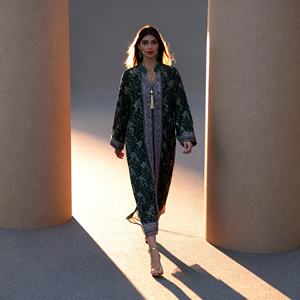 Abaya de fête élégante en polyester avec strass thermocollants personnalisés de qualité supérieure pour femmes musulmanes - Product Image 3