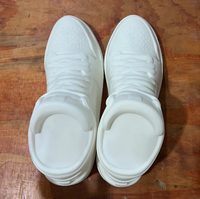 DIY Fluid White Shoes Fluid Violent Bear Brick Model Toys pour la peinture par coulée d'acrylique