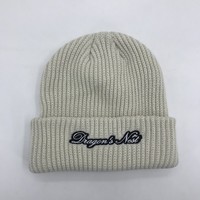 Yukaihe Custom Winter Acryl Beanies met 3D geborduurd logo, cartoon- en karakterafbeelding, puff print beanie muts
