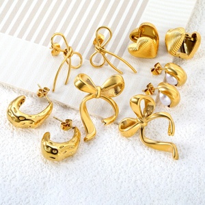 Pendientes de Aro con Lazo, Resistentes al Agua y al Deslustre, Chapados en Oro de 18K, con Corazón y Lazo, de Acero Inoxidable, para Mujer, Venta al Por Mayor - Product Image 1