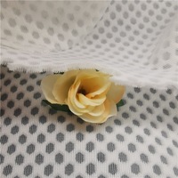 Tissu en maille 3D respirant 100 % polyester 260 GSM 3 MM anti-sable pour coussins de siège et taies d'oreiller