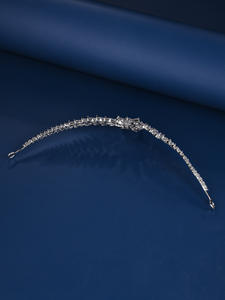 豪华镀银立方锆石叶花新娘头饰皇冠发饰适合婚礼订婚周年纪念生日和舞会 - Product Image 4