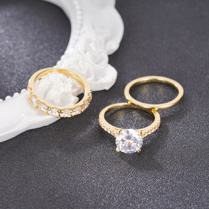Elegante Set di Tre Anelli con Zirconi per Donne, Gioielli alla Moda per Matrimoni e Feste - Product Image 2