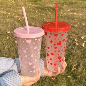 Bicchieri di Plastica a Forma di Cuore per San Valentino con Coperchi e Cannucce, Tumbler Riutilizzabile da 24 oz per Compleanni, Matrimoni, Addii al Nubilato e Feste - Product Image 5