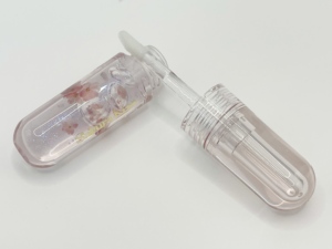 Brillo Labial Herbal en Gel Rojo con Ingredientes Minerales y Brillantes en Forma Líquida - Product Image 5