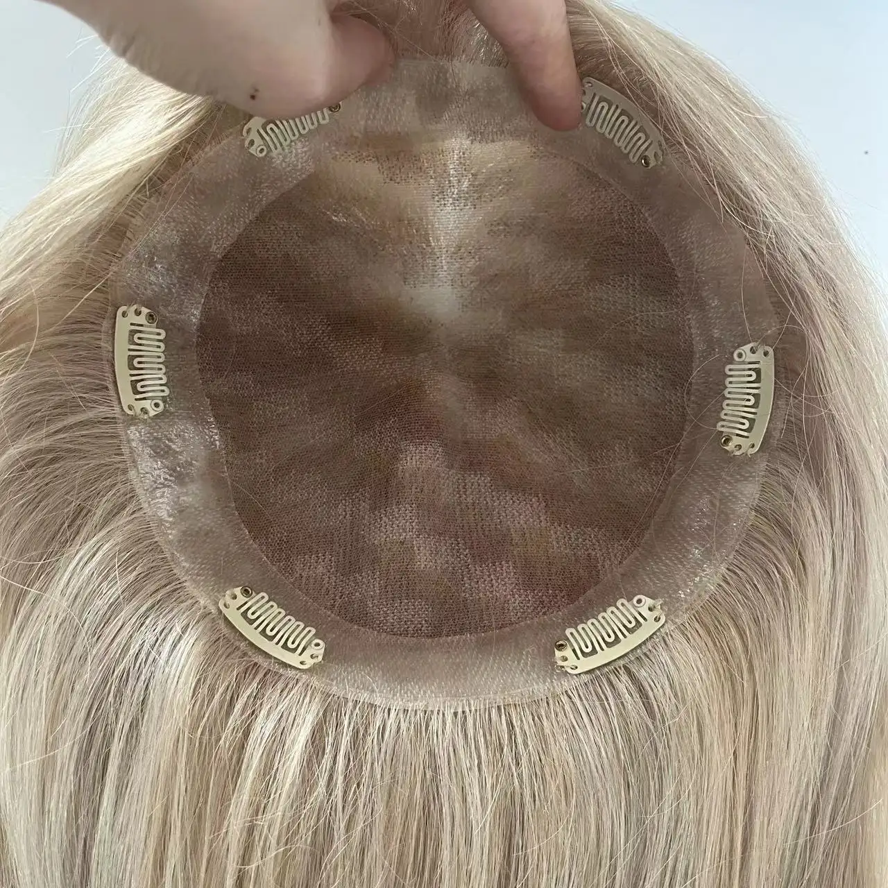 2023 Novo Design Cabelo Virgem Mini Peruca Europeia Loira Topper De Cabelo Humano Para As Mulheres Toppers Toupee