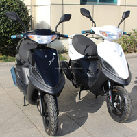 Nouveau design de scooter à essence avec siège confortable pour deux personnes, disponible en versions 125cc et 150cc