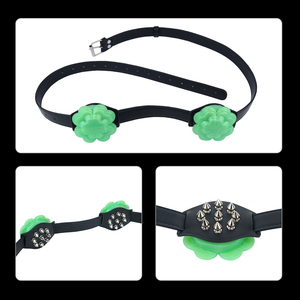 Soutien-gorge en silicone trèfle à quatre feuilles luminescent, avec picots internes pour stimulation des mamelons féminins et plaisir stimulant - Product Image 2