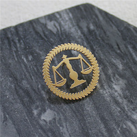 Broche personnalisée pour femme, style rétro vintage, plaquée argent, avec logo de veste, pour avocat, haute qualité, vente en gros, usine OEM
