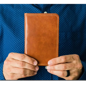 Housse de passeport de luxe en cuir véritable avec blocage RFID et option de porte-cartes pour un portefeuille de voyage personnalisé et une utilisation à long terme - Product Image 6