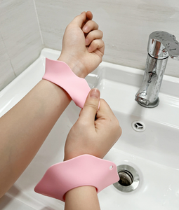 Top Seller Silicone Makeup Remover Wrist Strap New Product Waterproof Face Washing for Promotional & Business <b>Gifts</b> - Product Image 4
