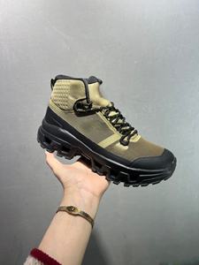 รองเท้าวิ่งกันฝนสไตล์สปอร์ต ดีไซน์หรูหราคุณภาพสูง ระบายอากาศได้ดีและน้ำหนักเบา เหมาะสำหรับทั้งผู้ชายและผู้หญิง - Product Image 5