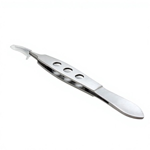 Pinzas Iris de Bishop Harman Curvas de 8.5cm, Instrumento Quirúrgico Manual Delicado con Dientes Serrados, Certificado CE, para Cirugía General - Product Image 1
