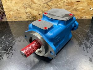 45VTBS50A-2203AA22R Eaton Vickers 45VTBS50A-2203BB22R Parker PAVC33BR42W26 Thủy Lực Bơm PVM045ER07CS01AAA28000001A0A - Product Image 3