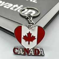 Porte-clés personnalisé en émail avec drapeau national du Canada, en forme de cœur, avec inscription CANADA, feuille d'érable, cadeau de voyage