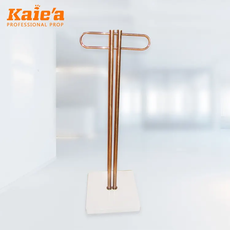 Clothes shop merchandise rose gold display rack freestanding steel clothing display stand