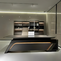 Bureau de direction de luxe moderne avec éclairage LED, mobilier de bureau de patron, table de bureau commerciale avec armoire