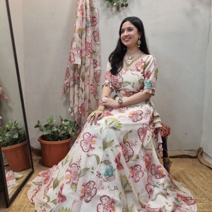 Conjunto de Lehenga Choli de organza floral para mujer DC Elements con Dupatta | Colección de Diseños Étnicos Festivos para Bodas y Fiestas - Product Image 1